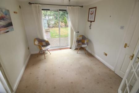 Maple Way, Burton Upon Trent, Branston, DE14 - Photo 3