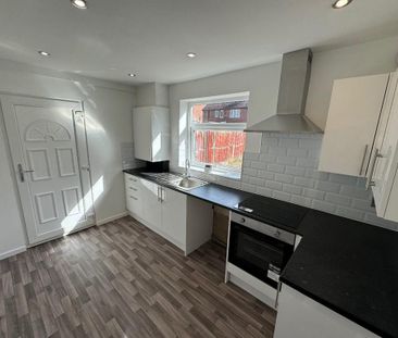 3 bedroom semi-detached house to rent - Photo 3