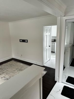 For Lease - 9 Roycrest Avenue Unit# Room, Toronto, Ontario - Photo 1