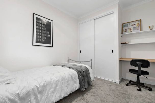 “Chic Modern Living in the Frankston High School Zone” - Photo 1