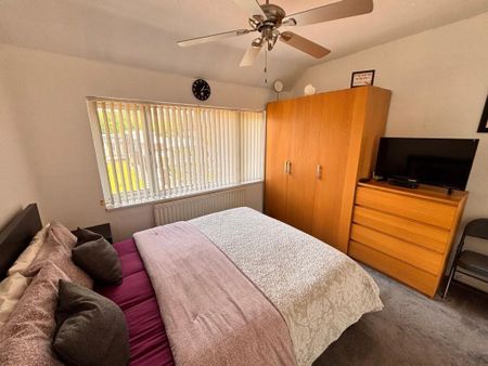 3 Bed Terraced House, Wardown Crescent, LU2 - Photo 3