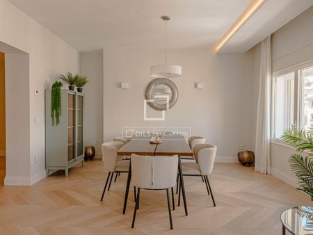 Excellent 4 Bedroom apartment for rent in Recoletos, Madrid - Photo 3