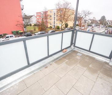 Schöne 3-Zi.-Wohnung mit großem Balkon, moderner Küche, Aufzug, Tiefgarage & XXL-Dusche - Foto 5