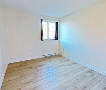 For Lease - 695 Richmond Street Unit# 208, London East, Ontario - Photo 3