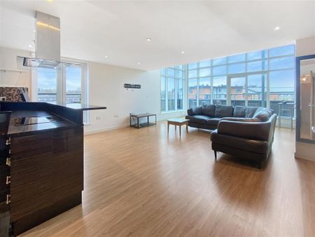 4 bedroom penthouse to rent - Photo 2