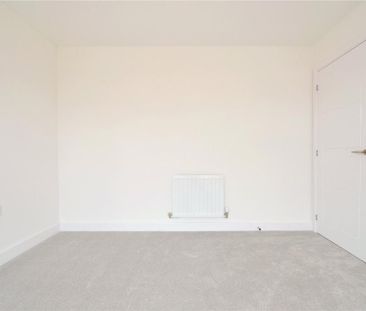 4 bedroom semi-detached house to rent - Photo 6