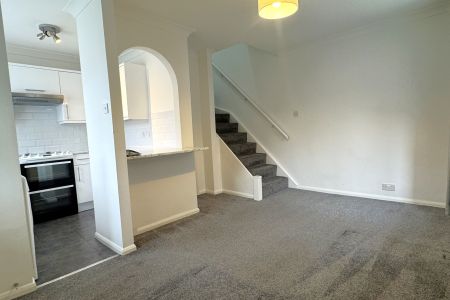 Bitterne Drive, Woking - 1 bedroomProperty for lettings - Seymours - Photo 2