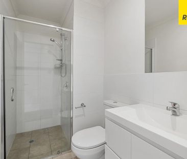 Stylish, Sunlit Home close to Parks, Schools & Shops - Photo 4