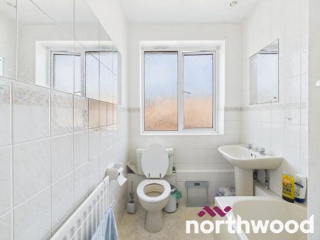 3 bedroom maisonette to rent - Photo 5