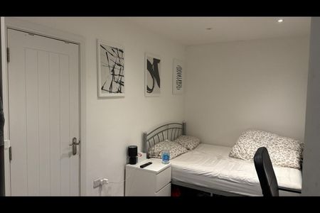 Room in a Shared House, Filton Lane, BS34 - Photo 3