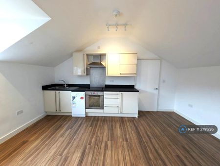 2 bedroom flat to rent - Photo 2