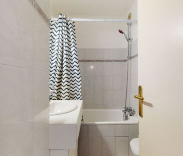 Proche plages et commodités, studio traversant avec coin chambre da... - Photo 6