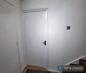 1 bedroom in a house share to rent - Photo 6