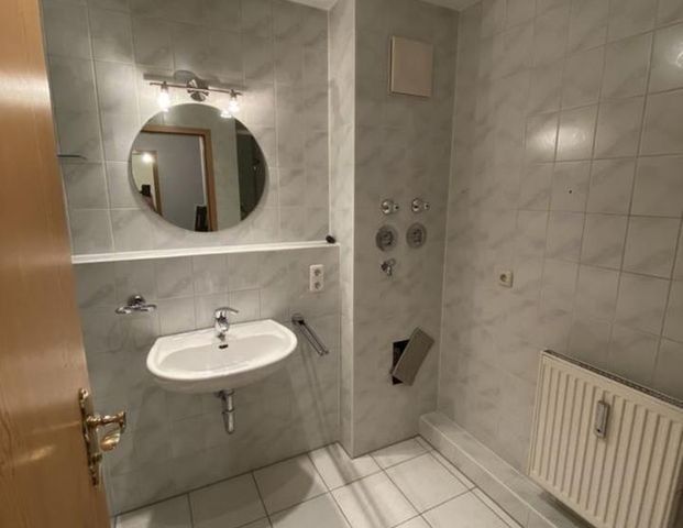 2-Zimmer-DG-Wohnung mit Balkon und EBK in Kochel am See - Photo 1