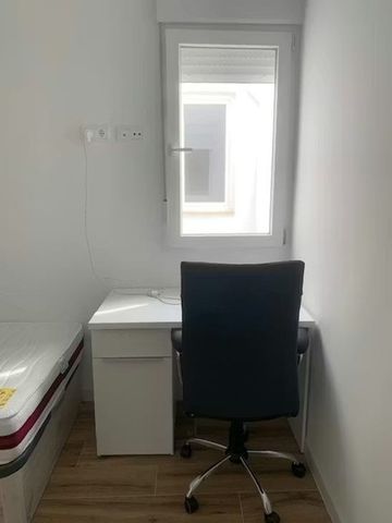 Carrer de Vicent Brull, Valencia, Valencian Community 46011 - Photo 3