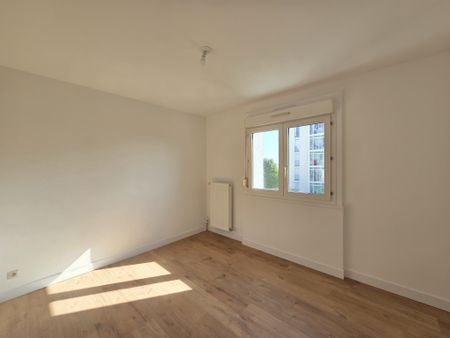 Location Appartement 4 pièces 79m² LA CHAPELLE ST LUC 10600 - Photo 3