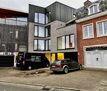 Volledig vernieuwd appartement te huur - Foto 3