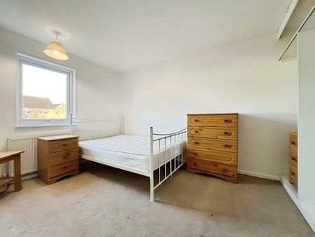 Harry Barber Close, NR5 9DY - Photo 2