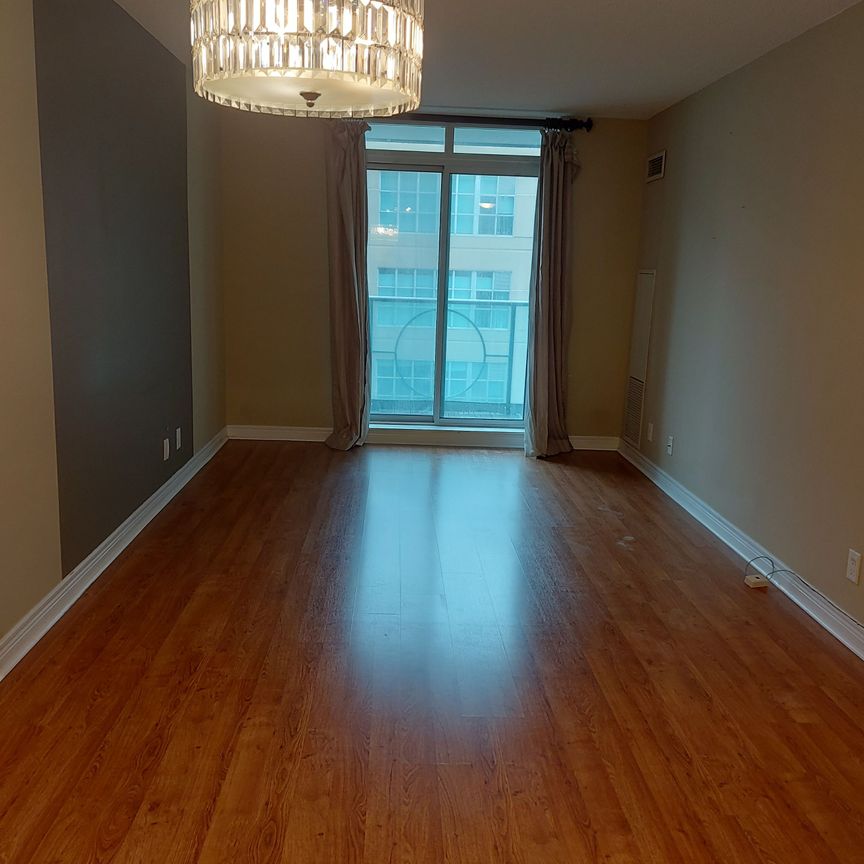 For Lease - 212 Eglinton Avenue Unit# 906, Toronto, Ontario - Photo 1