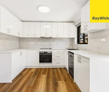 Stunning, Fully Renovated 4-Bedroom Family Home in Prime Location! - Photo 6