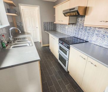 3 bedroom terraced house to rent - Photo 6