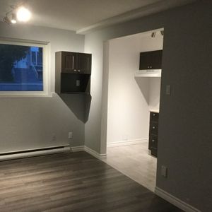 Studio Propre Et Bien Situê - Photo 3