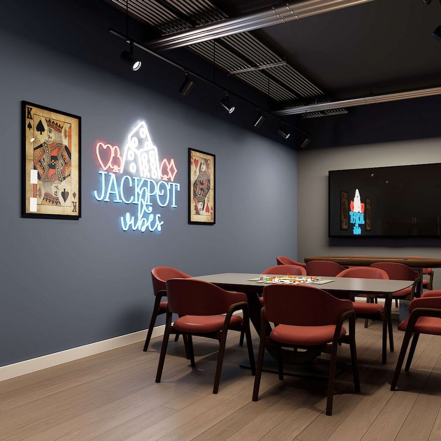 360 Laurier West - Photo 1