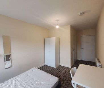 3 bedroom apartment to rent - Photo 3