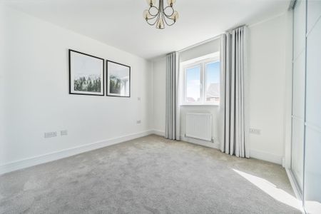 3 bedroom detached house to rent - Photo 4