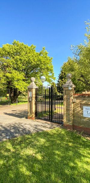 Lawrence Moorings, CM21, Sawbridgeworth - Photo 1