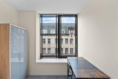 5 bedroom flat to rent - Photo 4