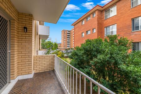 6/6 Waugh Street, Port Macquarie NSW 2444 - Apartment For Rent | Domain - Photo 2