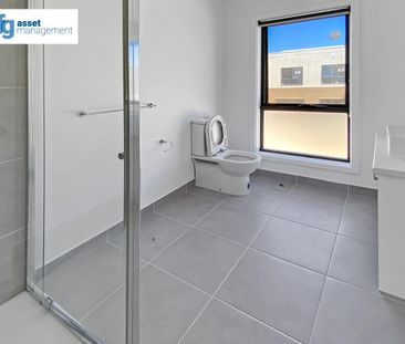 Modern 3-Bedroom Townhouse in the Heart of Berwick! - Photo 5