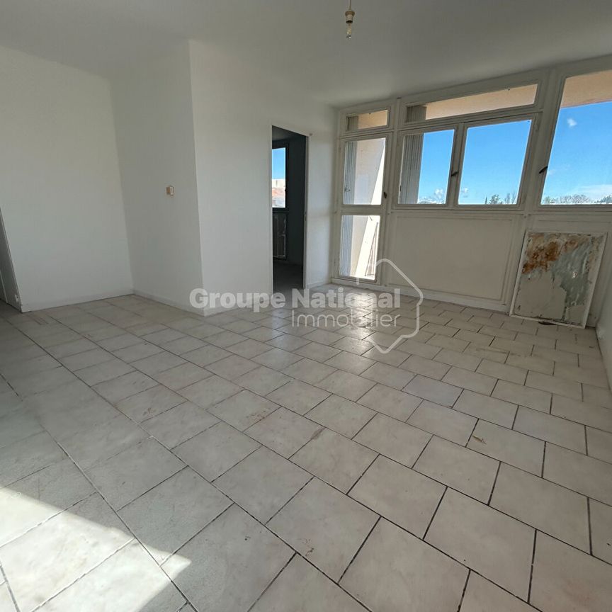 SALON DE PROVENCE : appartement de 4 pièces (72 m²) en location, - Photo 1