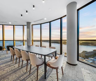 Riverfront Luxury Living - Photo 5