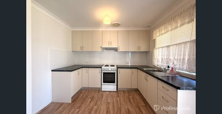 FRESHLY PAINTED FAMILY HOME! - Photo 5