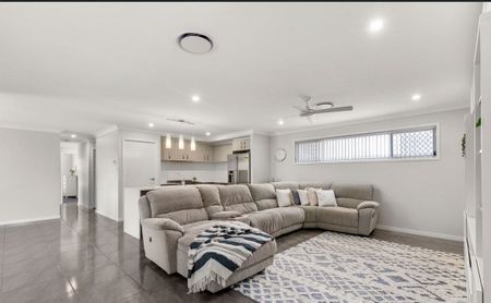 Modern and Luxurious in Capestone + Solar - Photo 2