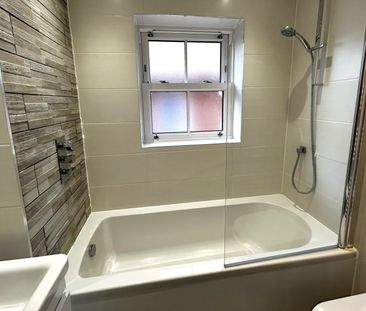 , Guildford - 4 bedrooms Property for lettings - Seymours - Photo 5