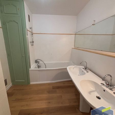 Location Appartement 4 pièces 112m² - Photo 3