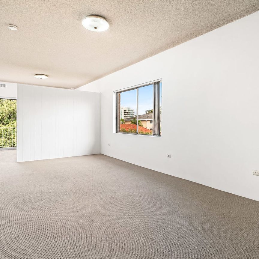 Two bedroom unit moments from the beach - Photo 1