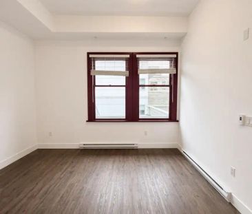 The Mansion — 1 Bedroom + Den 1 Bath - Photo 5