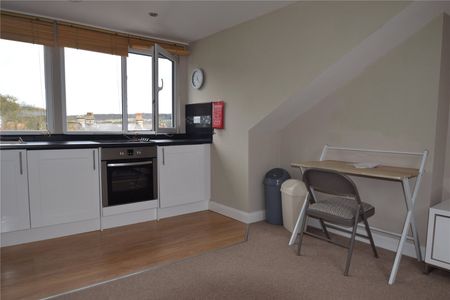 1 bed penthouse to rent in Westbourne Grove, Scarborough, YO11 - Photo 5