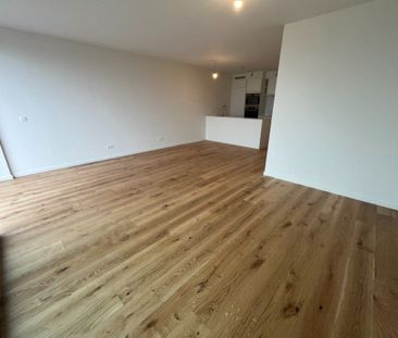 ONGEMEUBELD - Nieuwbouw appartement met 2 slaapkamers gelegen op de Lippenslaan te Knokke (integraal geschilderd). - Foto 1