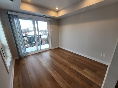 689 Churchill Avenue North - 302 - Photo 2