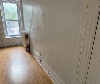 Downtown Studio apartment available November 1st\ - Photo 2