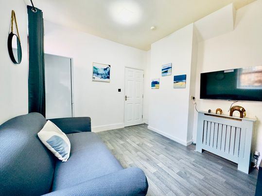 6 Bed Student Accommodation - Photo 1