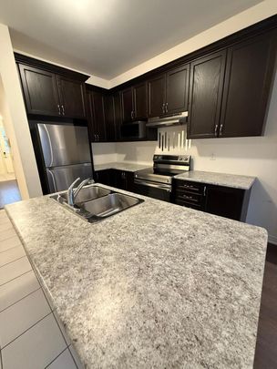 33 Benhurst Cres, Brampton, ON L7A 5A2 - Photo 1