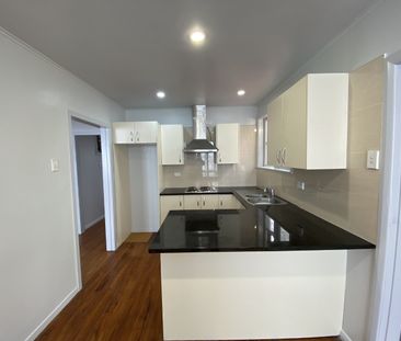 Three bedrooms with study and large balcony - Photo 6