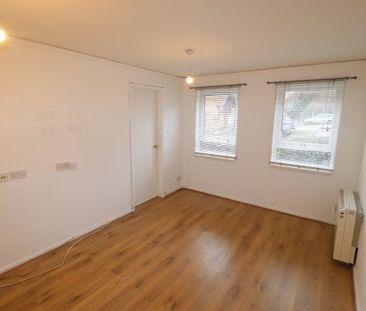 Heideck Gardens, Thriftwood, Property for rent - Photo 5