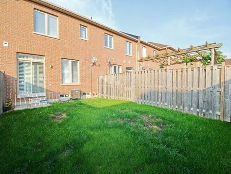 For Lease - 38 Whitmer Street, Milton, Ontario - Photo 4